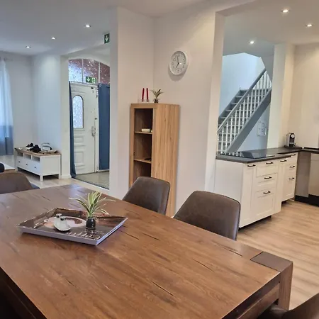 Guest house Tuacasa - Premium Gaestehaus Mit 5 Zimmern