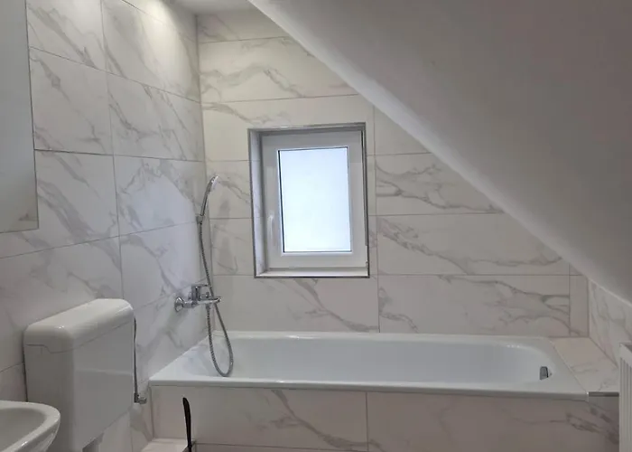 Tuacasa - Premium Gaestehaus Mit 5 Zimmern Vendégház